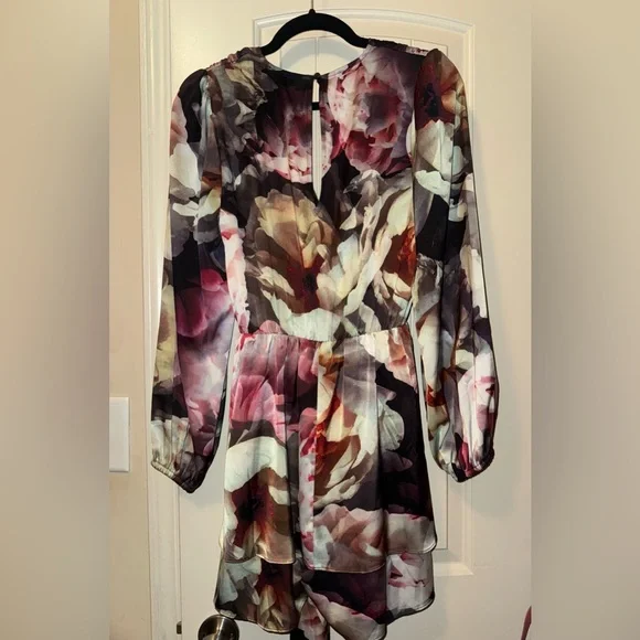 Express Floral Print Long Sleeve Romper - Size Medium - Picture 2 of 5